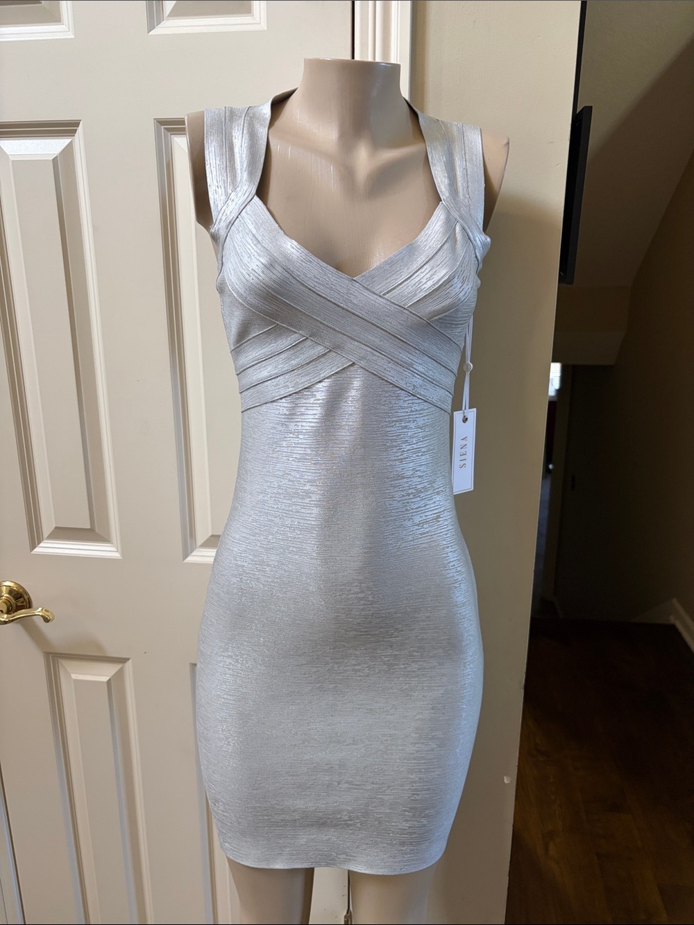 NWT Siena Silver Metallic Crisscross Bandage Mini Dress, 6